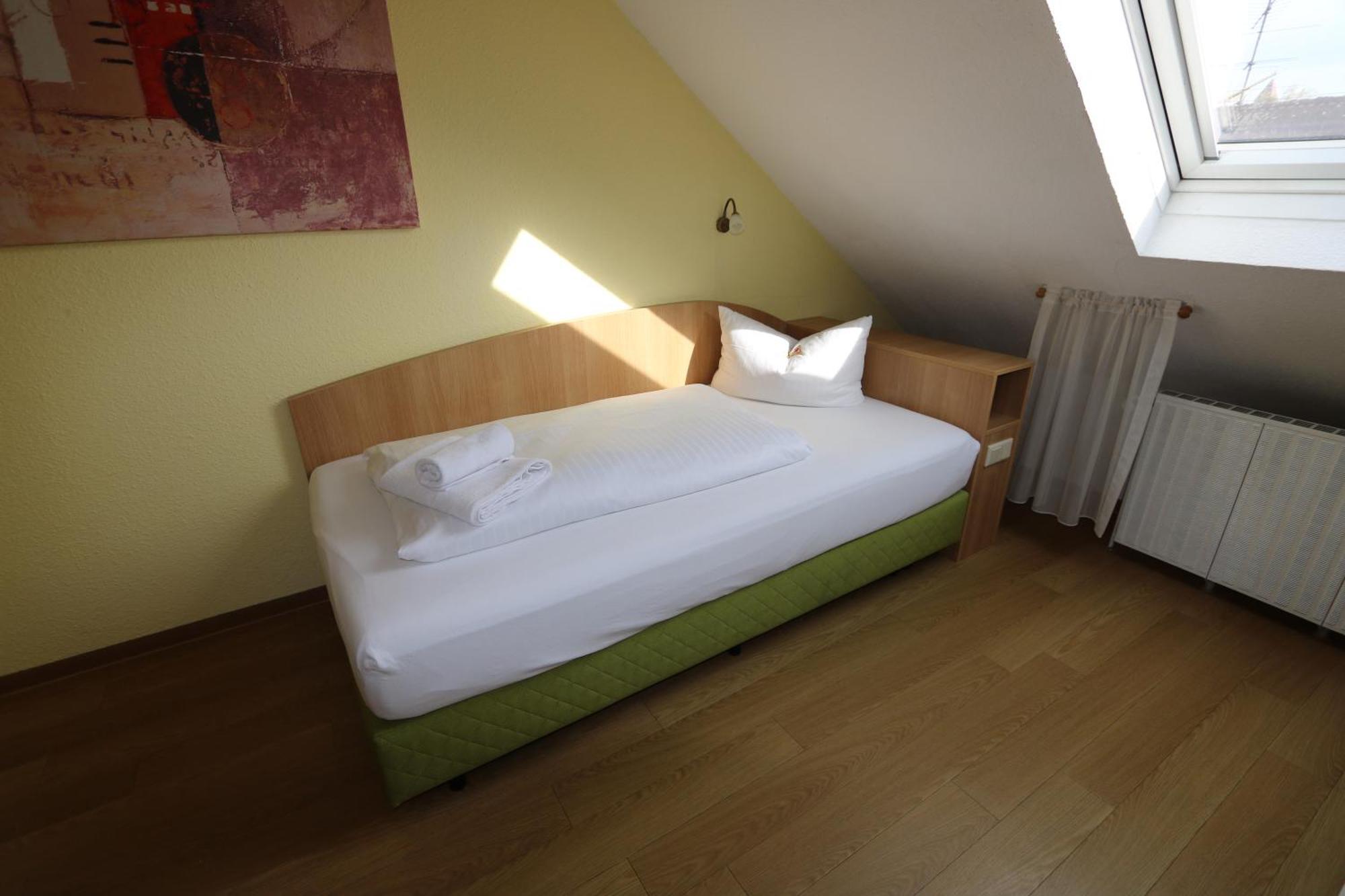 Hotel Avenue Altenfurt Núremberg Exterior foto